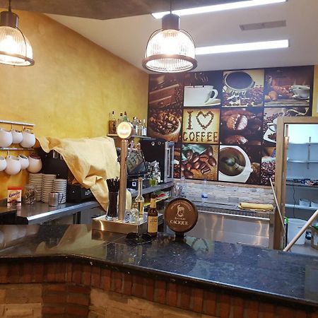 Hostal Restaurante El Abuelo Trobajo Del Camino المظهر الخارجي الصورة