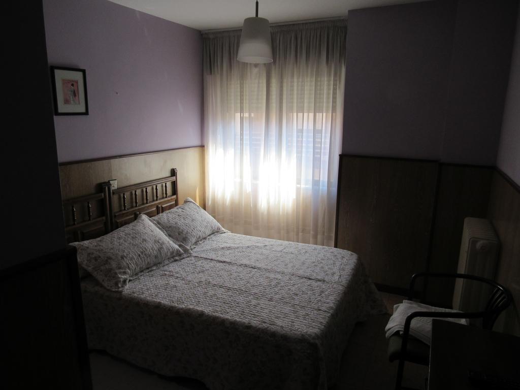 Hostal Restaurante El Abuelo Trobajo Del Camino المظهر الخارجي الصورة