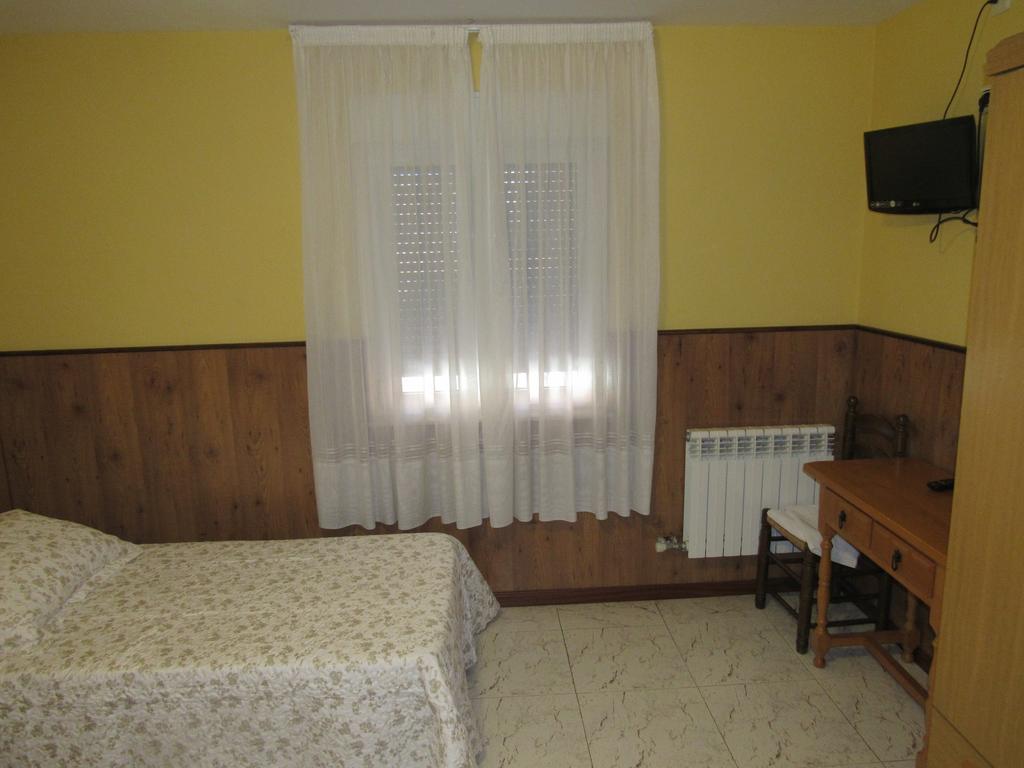 Hostal Restaurante El Abuelo Trobajo Del Camino المظهر الخارجي الصورة