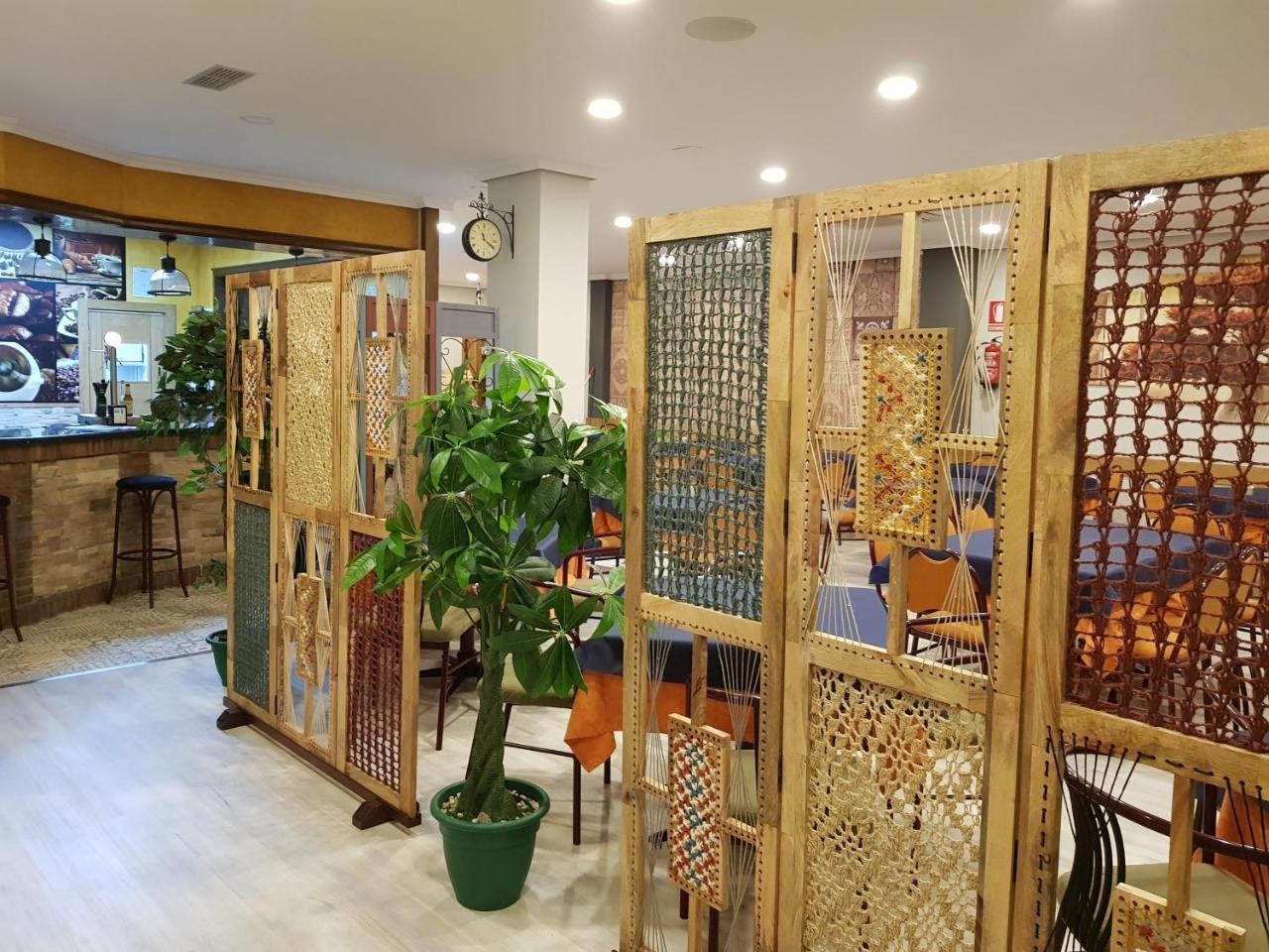 Hostal Restaurante El Abuelo Trobajo Del Camino المظهر الخارجي الصورة