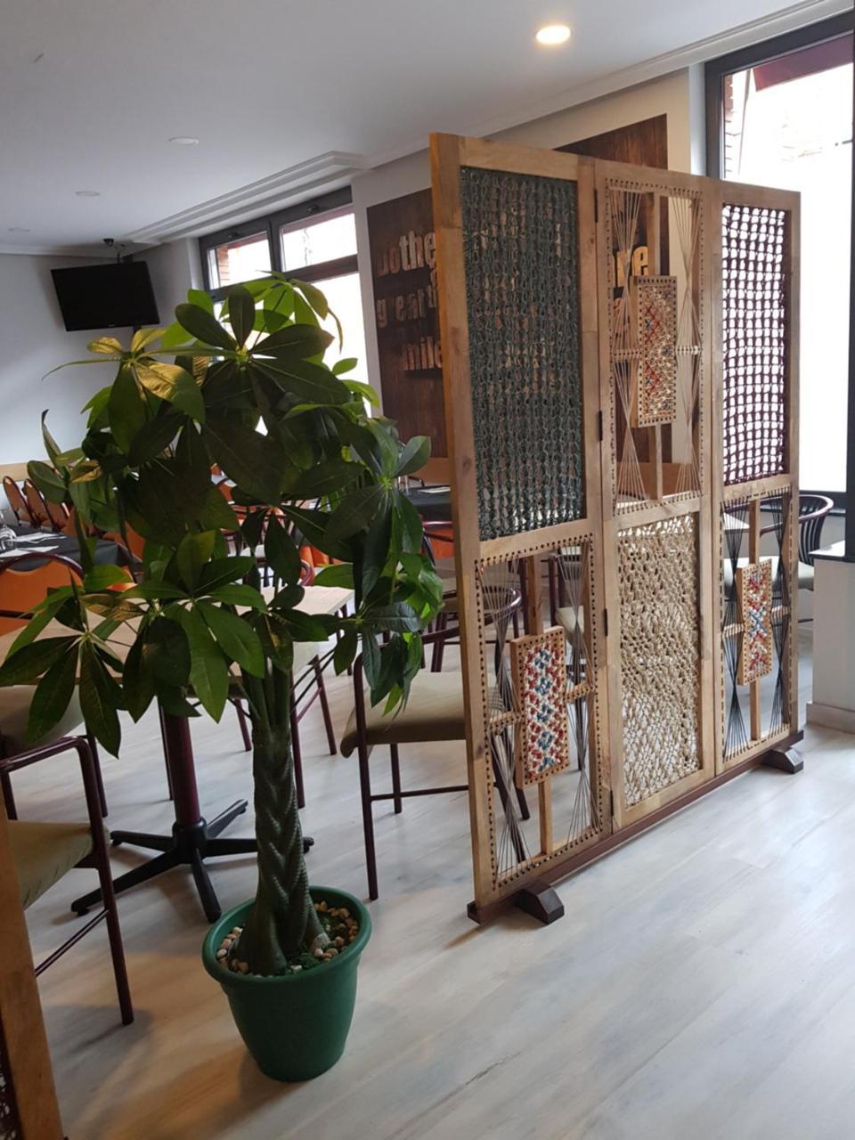Hostal Restaurante El Abuelo Trobajo Del Camino المظهر الخارجي الصورة