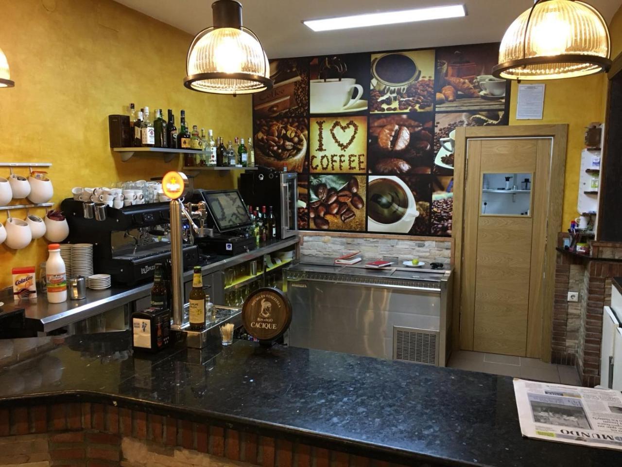 Hostal Restaurante El Abuelo Trobajo Del Camino المظهر الخارجي الصورة
